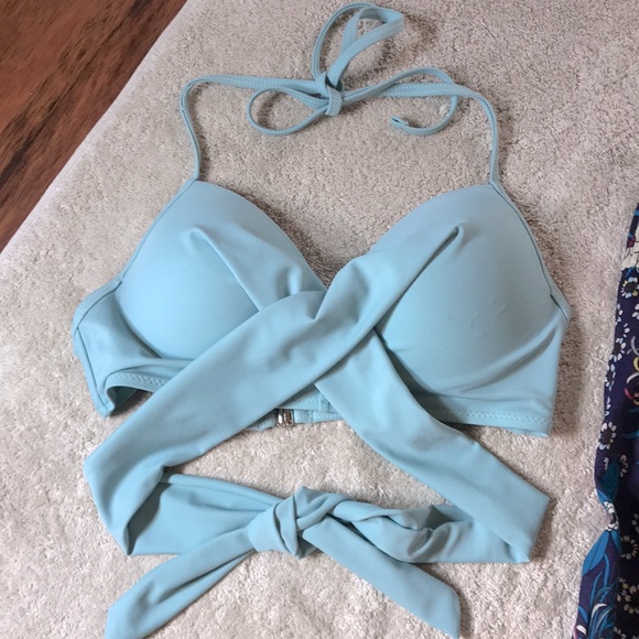 Floral Tie 🎀 Top and Blue Bustier Wrap Top - Picture 5 of 13